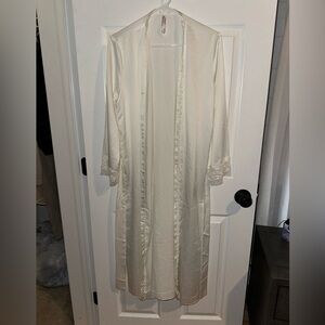 Flora Nikerooz showstopper long robe